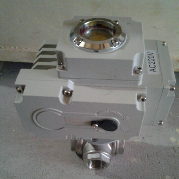 電（diàn）動絲扣三通（tōng）球閥